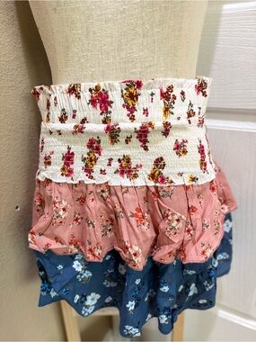 Red Heart Floral Tiered Mini Skirt M NWT Boho Smocked Waist Ditsy